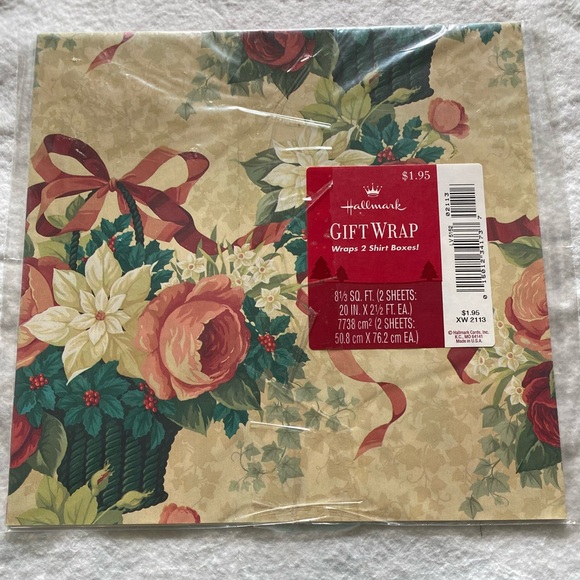 Vintage Christmas Gift Wrap Bundle of Ten from HALLMARK - Picture 14 of 15